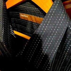 Men’s Large shirt. long sleeve. Perry Ellis. Perfect condition.